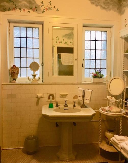 Hanover House Bed And Breakfast Niagara Falls Bagian luar foto