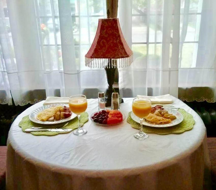Hanover House Bed And Breakfast Niagara Falls Bagian luar foto